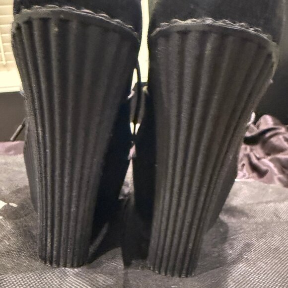 DEMONIA BLACK WITH GRAY PRINT SUEDE PLATFORM SHOES/BOOTIES - Picture 6 of 13